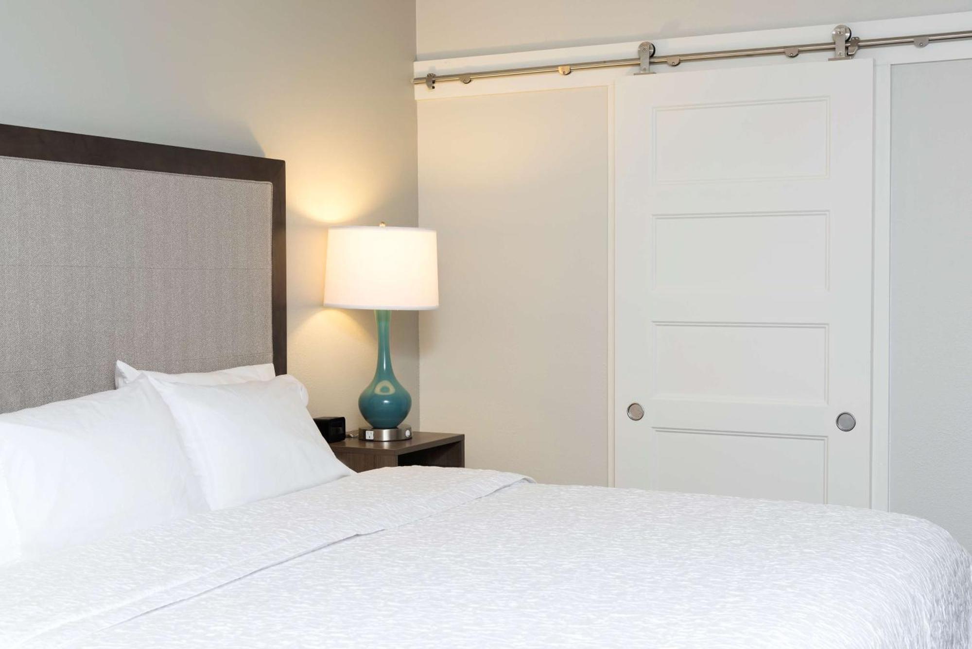 Hotel Hampton Northwest 3*