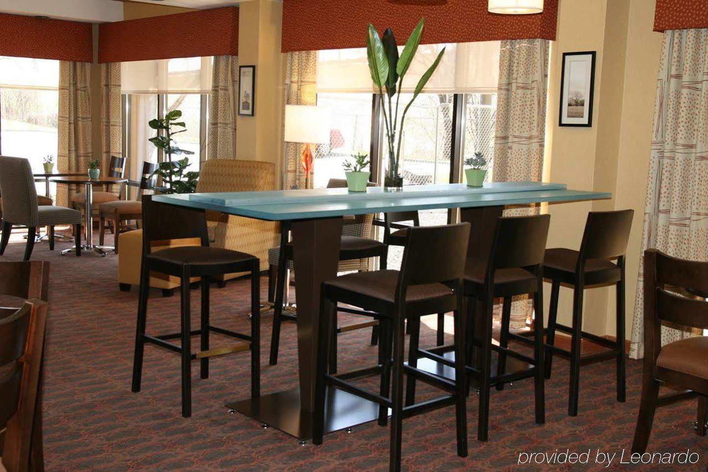 Hotel Hampton Northwest 3*